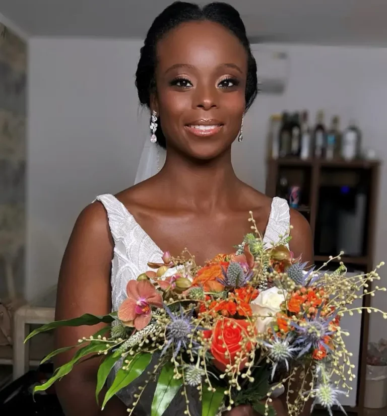 VERA MAKE UPIMG 8325 768x826